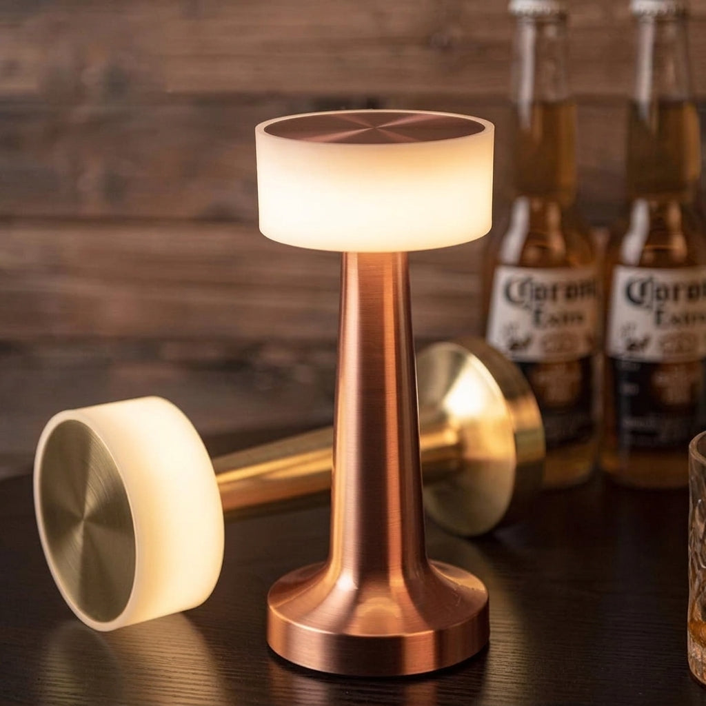 Kabellose LED Tischleuchte mit Rundem Schirm und Schlankem Standfuß