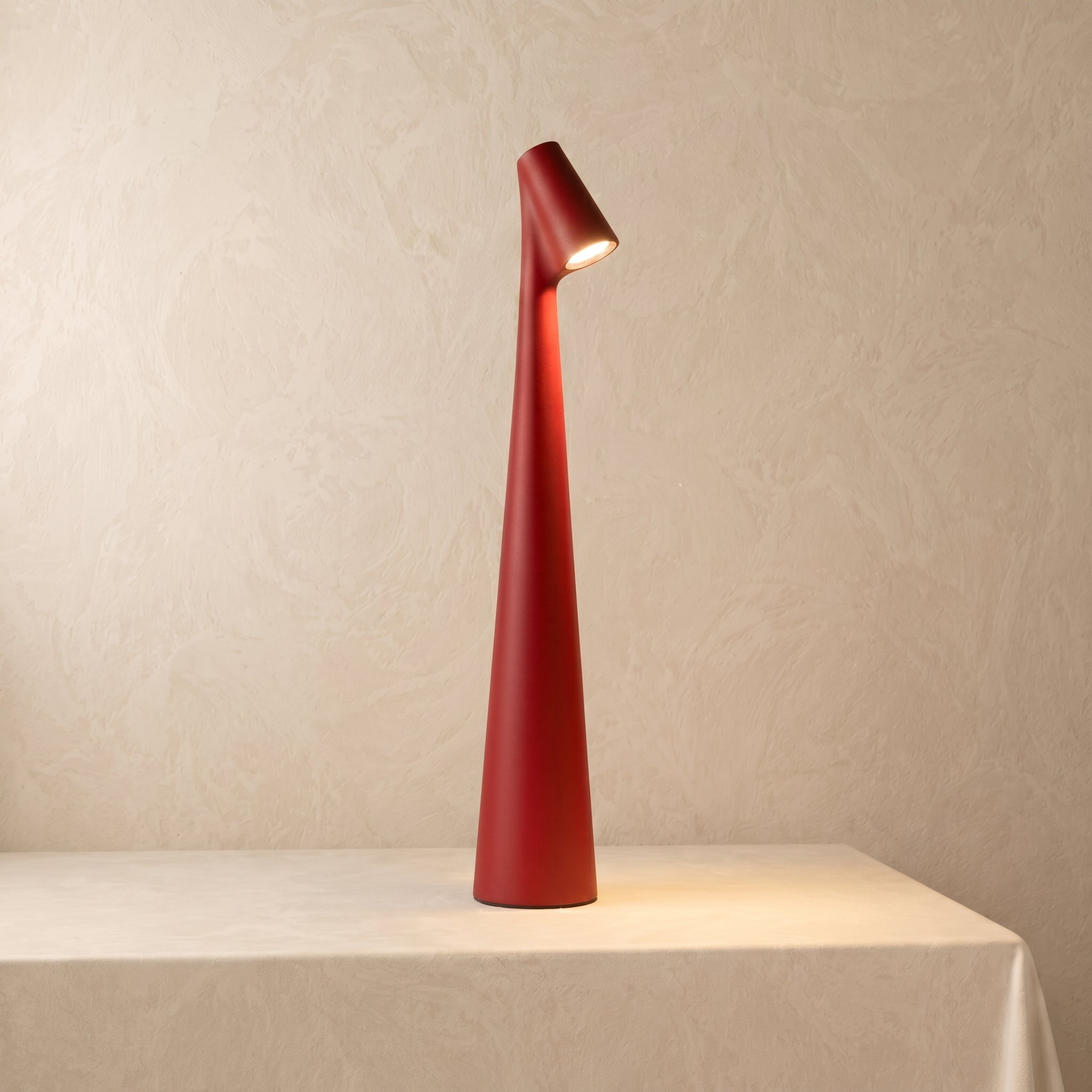 Kabellose Schlanke Tischlampe im Modernen Kegeldesign