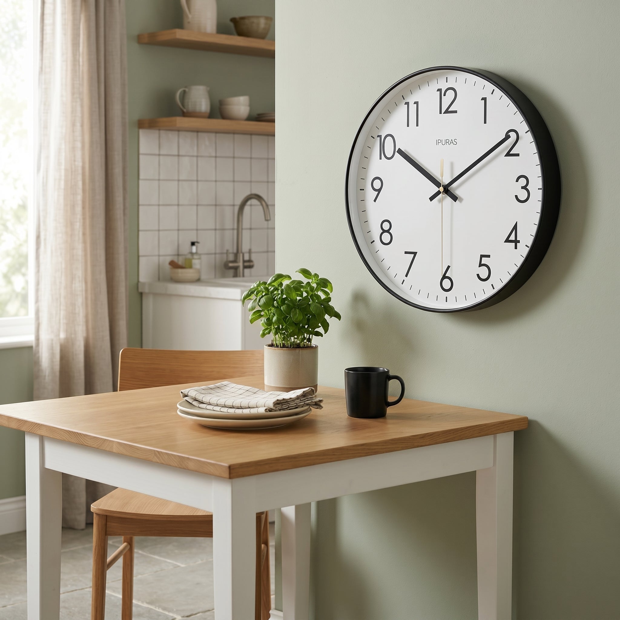 Nordische Wanduhr mit Großen Ziffern und Lautlosem Uhrwerk