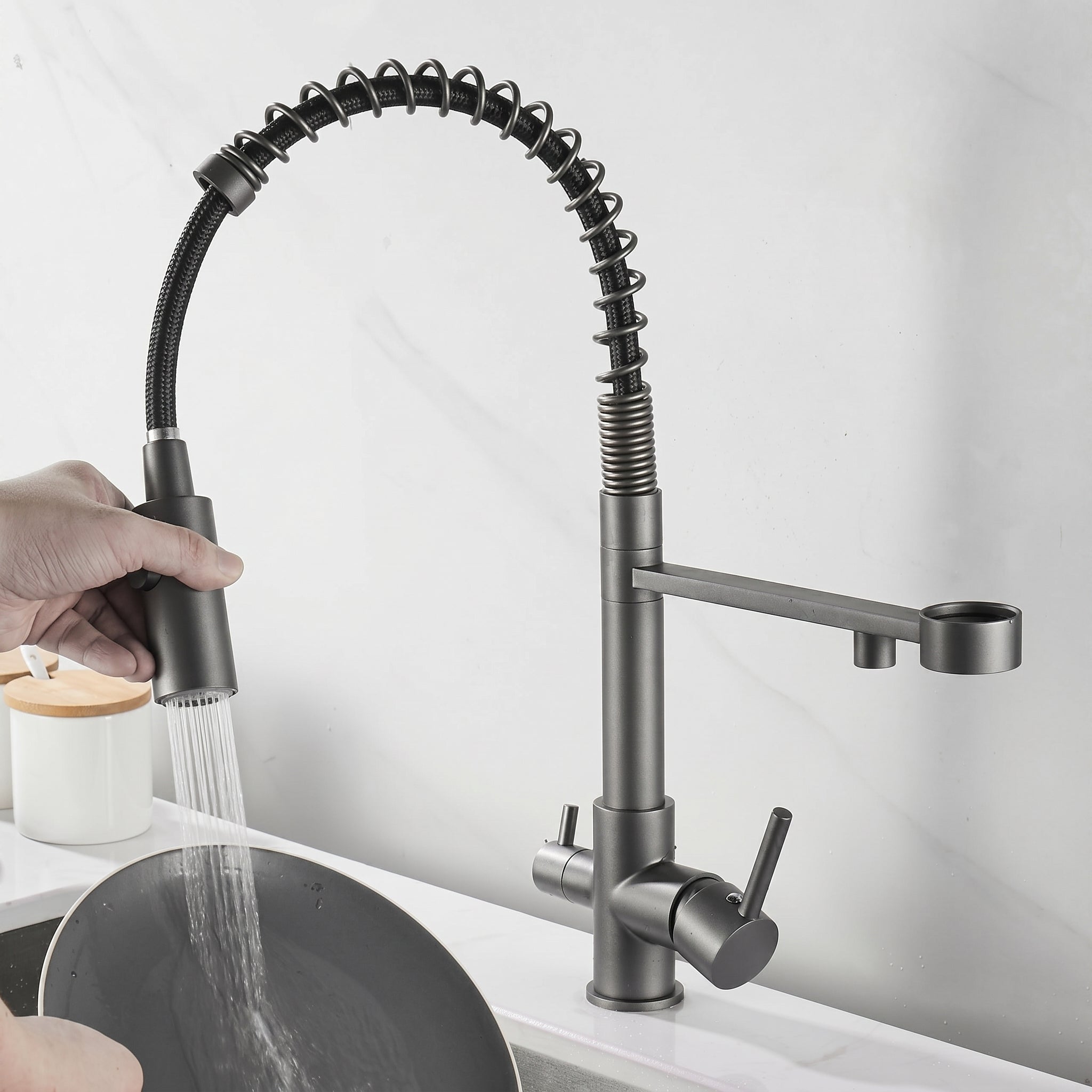 Ausziehbarer Küchen-Wasserhahn mit Federspiralen-Auslauf