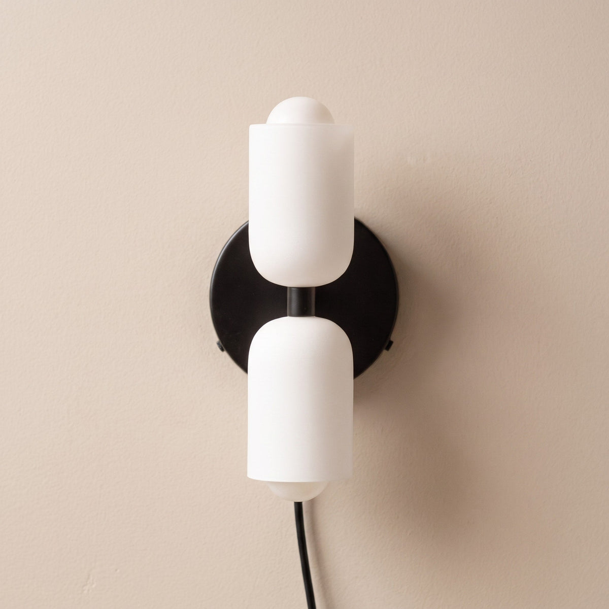 Doppelkopf Wandleuchte mit Glaszylindern im Messing-Design - Wall Light Fixtures - Schwarz - Voldeva