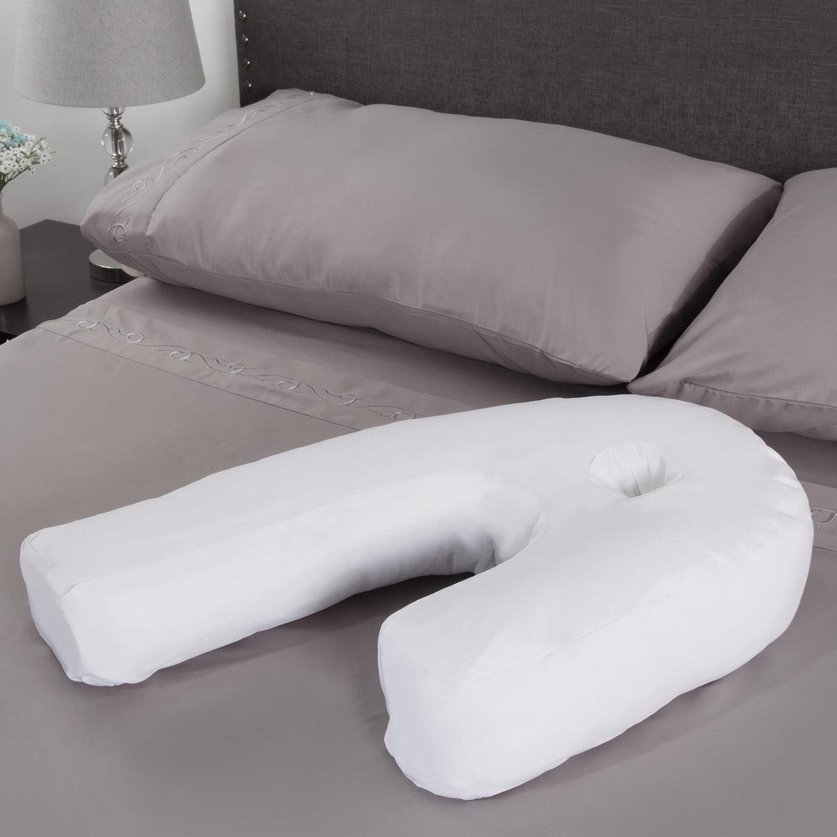 Ergonomisches Seitenschläferkissen mit Ohrloch - Body Pillows - Weiß - Voldeva