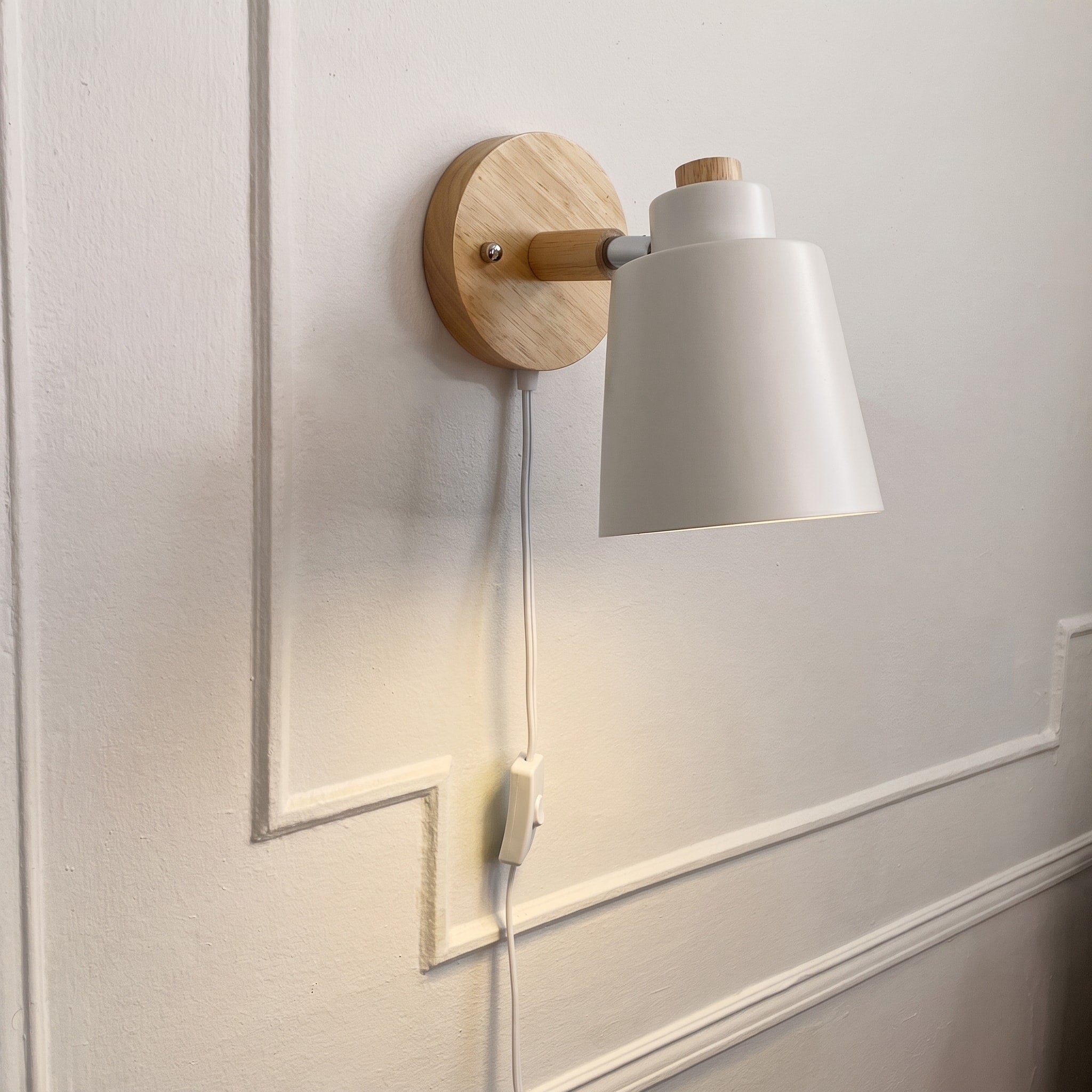 Verstellbare Schirm Wandleuchte mit drehbarem Lampenschirm