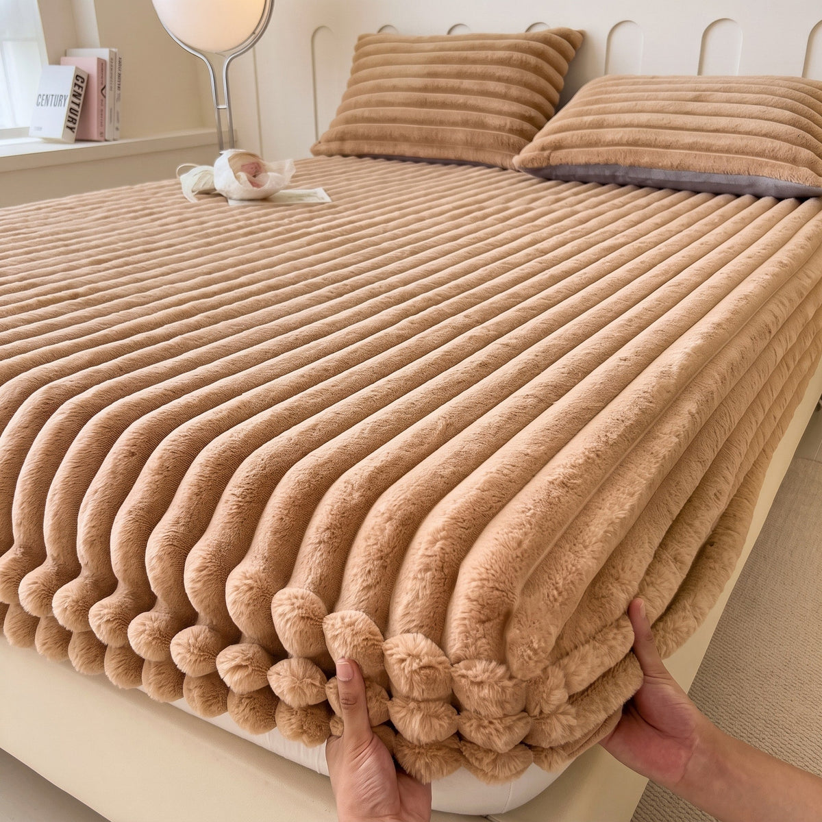 Flauschiges Spannbettlaken mit Rippenstruktur für Kuscheligen Schlafkomfort - Bed Sheets - Braun - Voldeva
