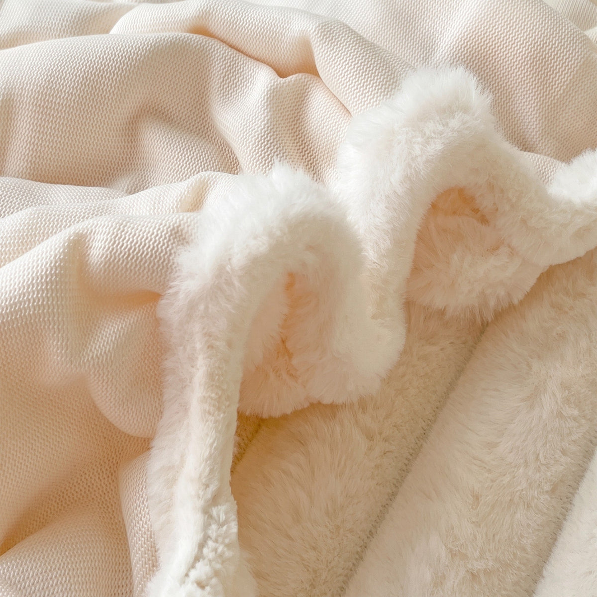 Flauschiges Spannbettlaken mit Rippenstruktur für Kuscheligen Schlafkomfort - Bed Sheets - Beige - Voldeva