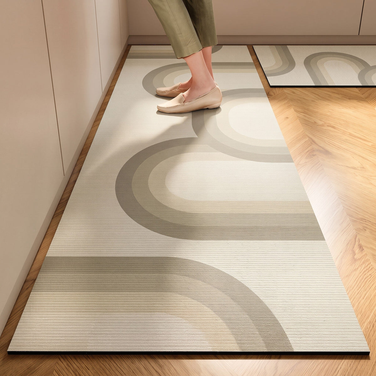Gestreifter Küchenläufer mit rutschfester Unterseite - Rugs - Welle - Voldeva