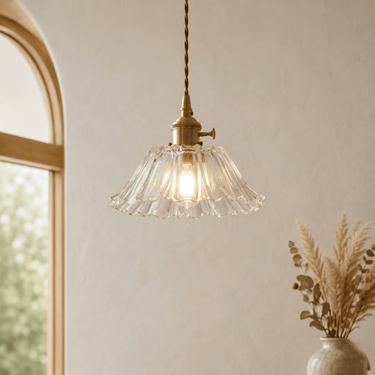 Glas Pendelleuchte mit gewelltem Blütenschirm im Vintage-Design - Pendant Light Fixtures - Transparent - Voldeva