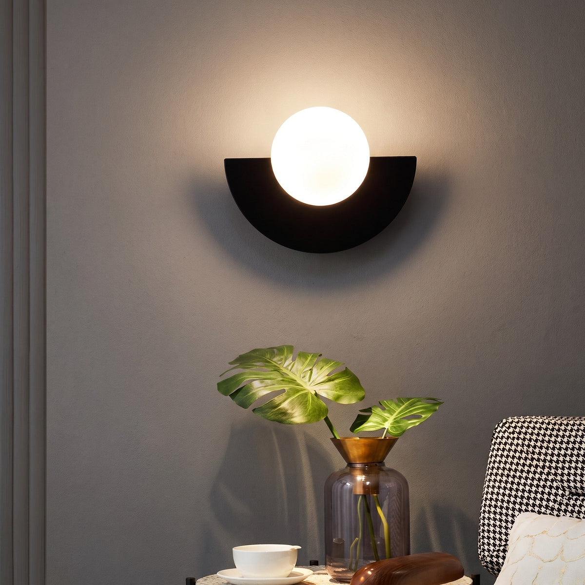 Halbrunde Wandleuchte im minimalistischen Design - Wall Light Fixtures - Schwarz - Voldeva