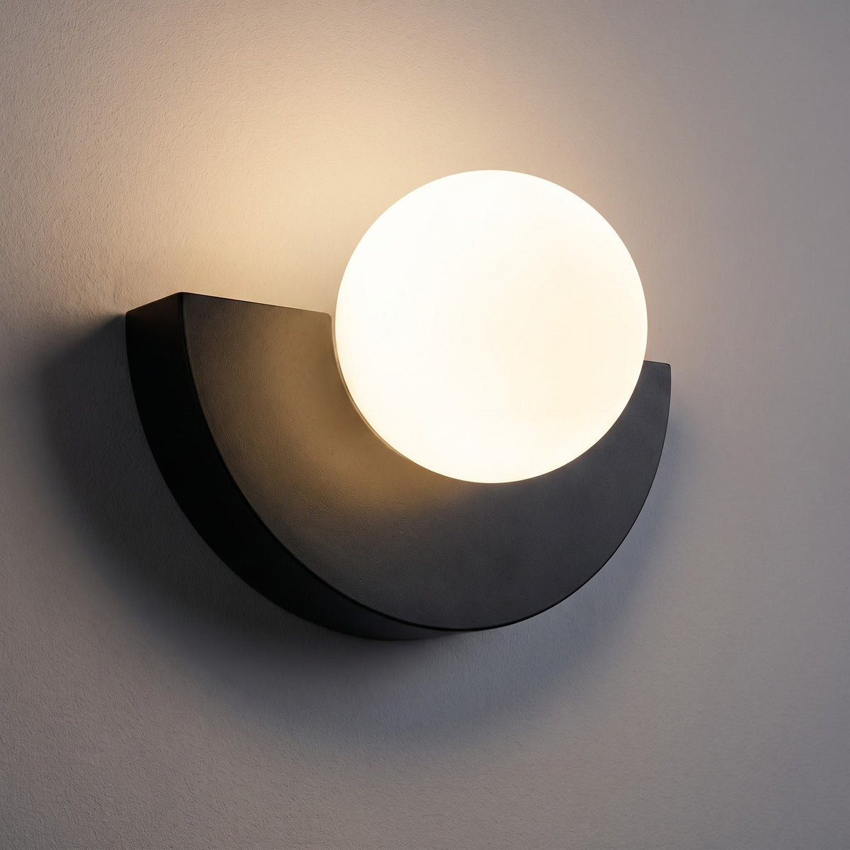 Halbrunde Wandleuchte im minimalistischen Design - Wall Light Fixtures - Schwarz - Voldeva