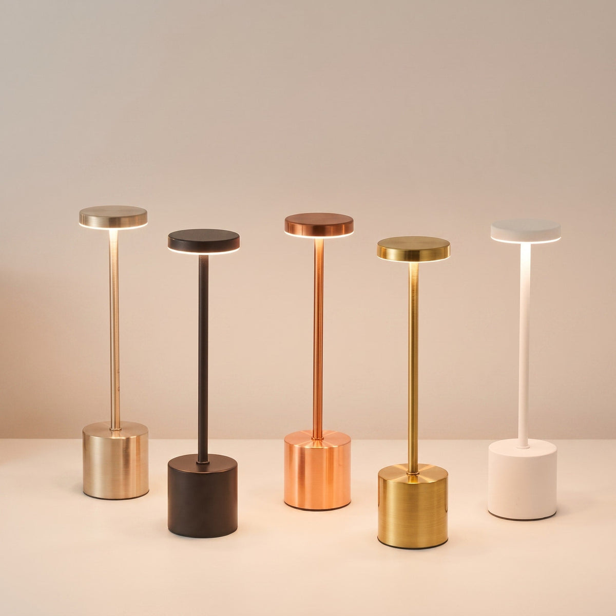 Kabellose LED Tischlampe Akku Metallständer Modernes Design - Table Lamps - Roségold - Voldeva