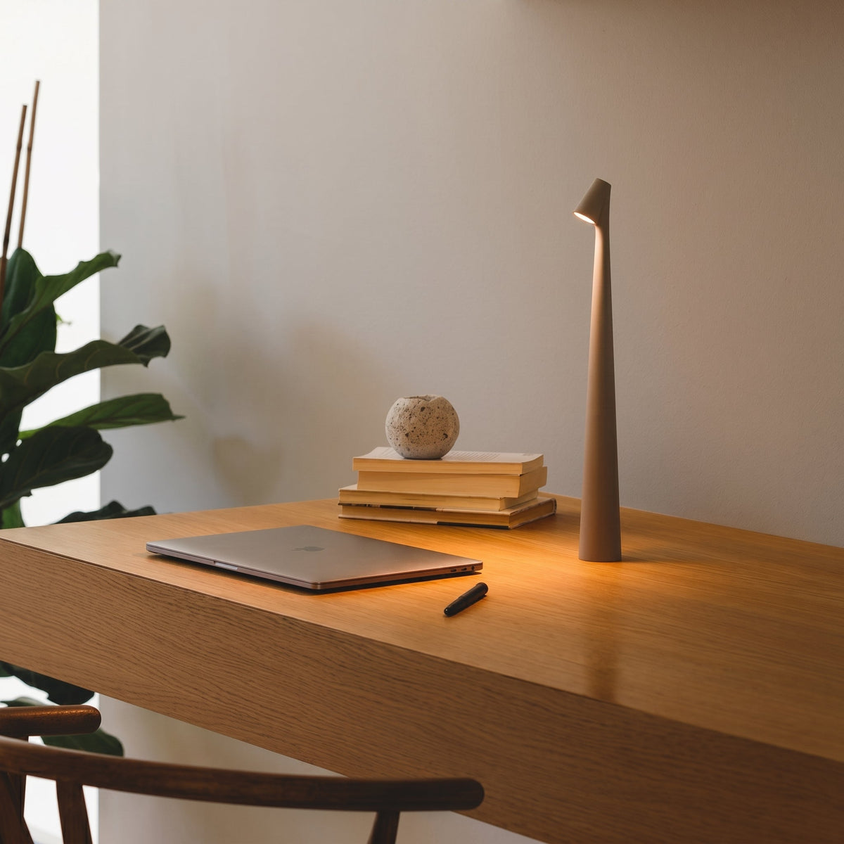 Kabellose Schlanke Tischlampe im Modernen Kegeldesign - Tischlampe - Orange - Voldeva
