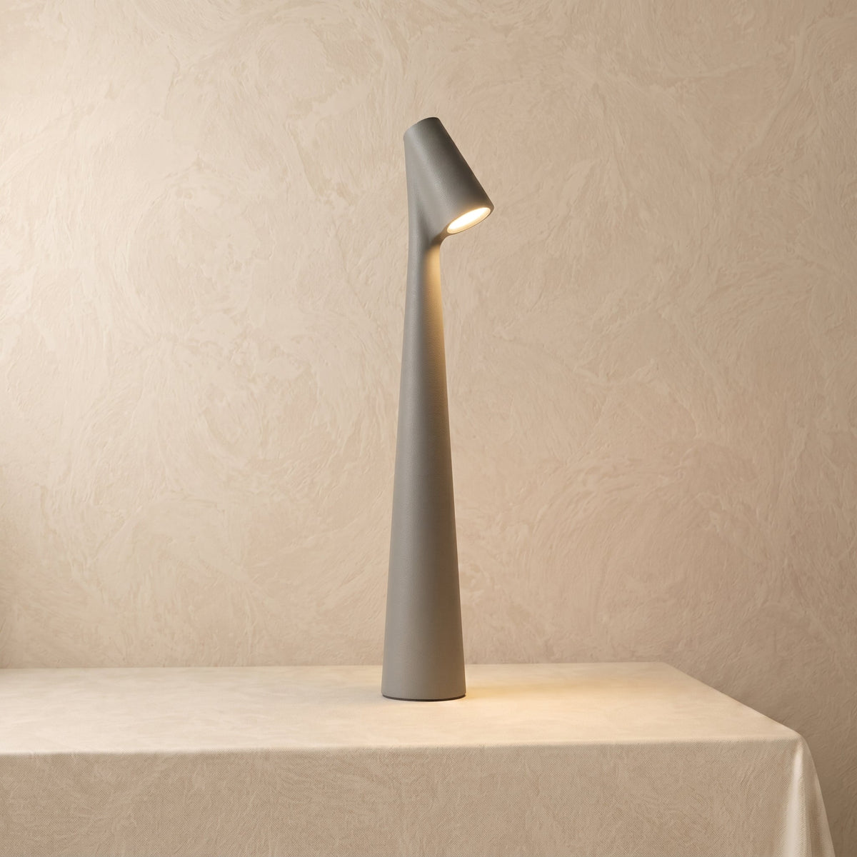 Kabellose Schlanke Tischlampe im Modernen Kegeldesign - Tischlampe - Grau - Voldeva