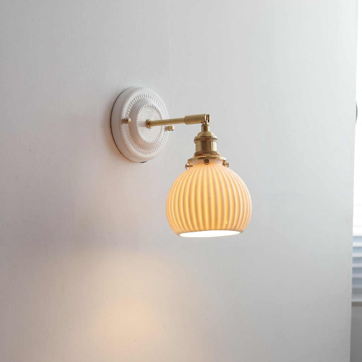 Keramik Wandleuchte im Vintage Design mit Messingarm - Wall Light Fixtures - Kürbis - Voldeva