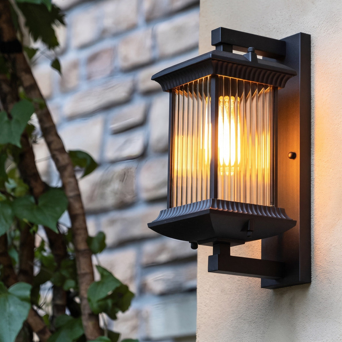 Klassische Außenwandleuchte im Laternen-Design für Eingangsbereiche - Wall Light Fixtures - Voldeva