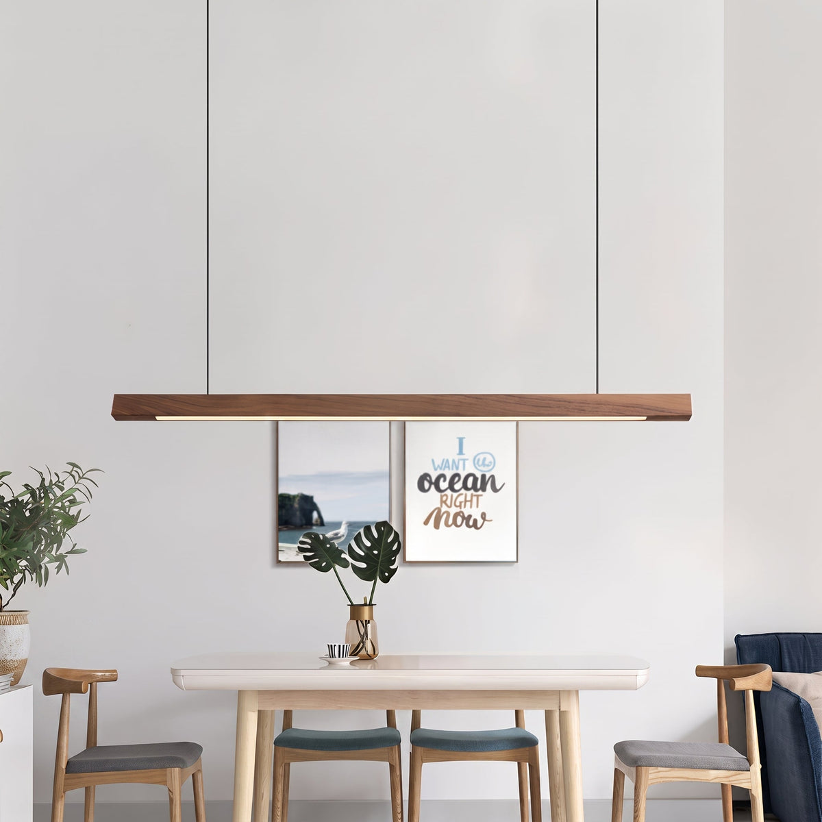 Lineare LED-Pendelleuchte mit schlankem Holzbalken für Esstisch - Pendant Light Fixtures - Braun - Voldeva