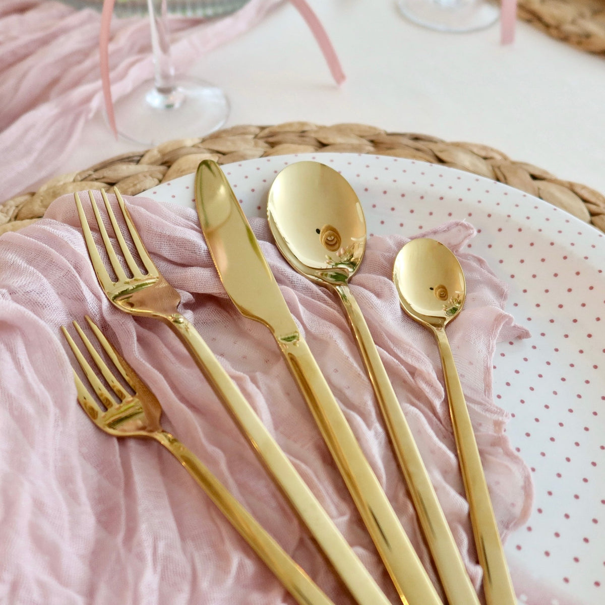 Minimalistisches Edelstahl Besteckset 30 - teilig - Küchenutensilien - Gold - Voldeva