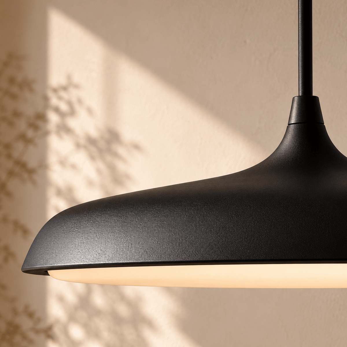 Moderne LED Pendelleuchte mit flachem Schirmdesign - Pendant Light Fixtures - Schwarz - Voldeva