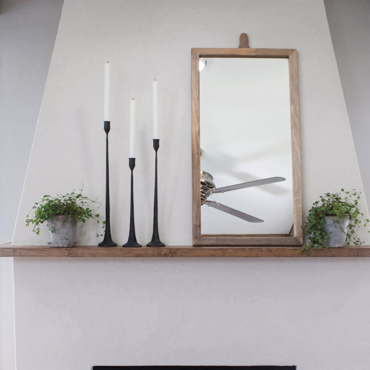 Schlanke Kerzenständer Set aus Gusseisen in Drei Höhen - Candle Holders - Voldeva