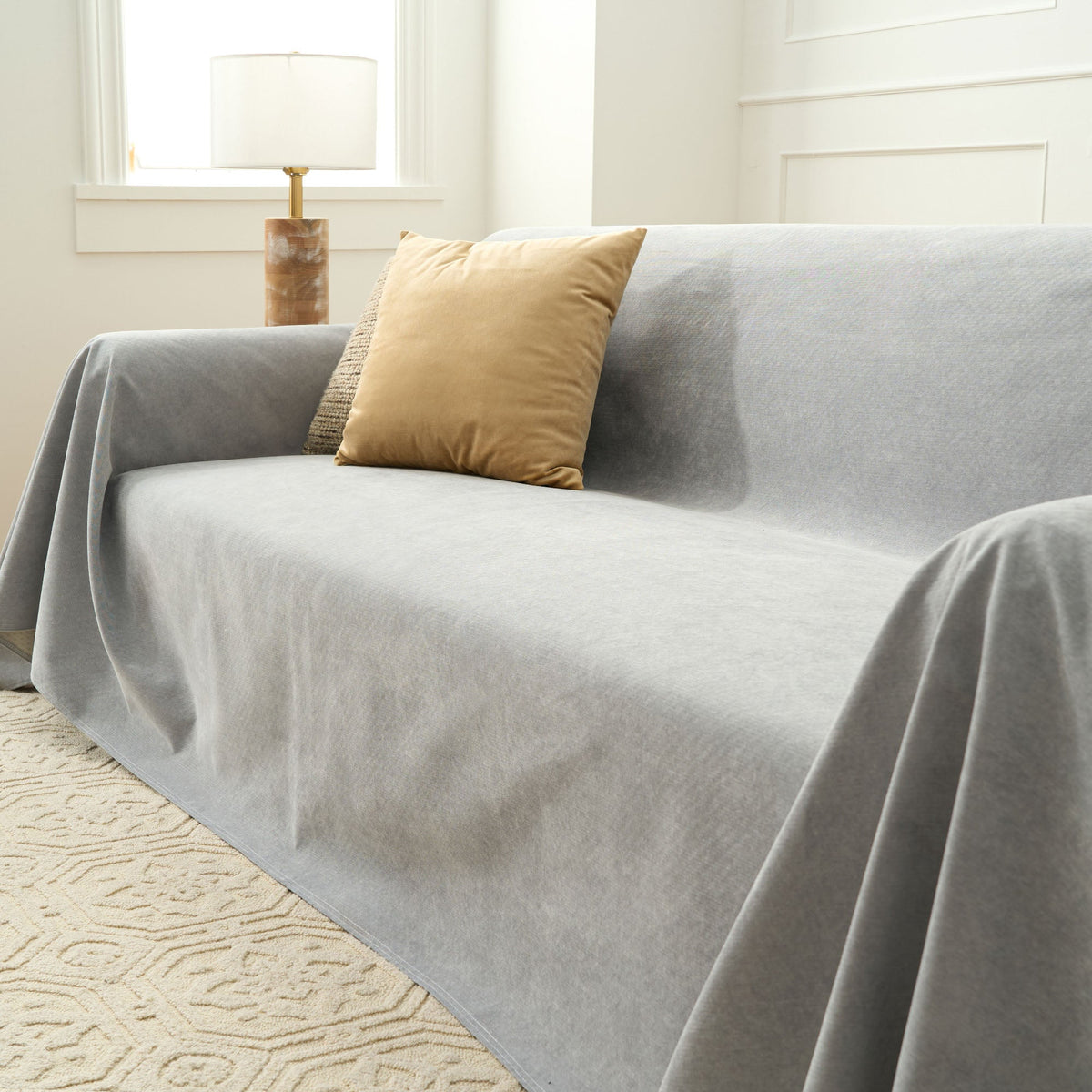 Sofaüberwurf Weich Strukturiert mit Rutschfester Unterseite - Slipcovers - Grau - Voldeva