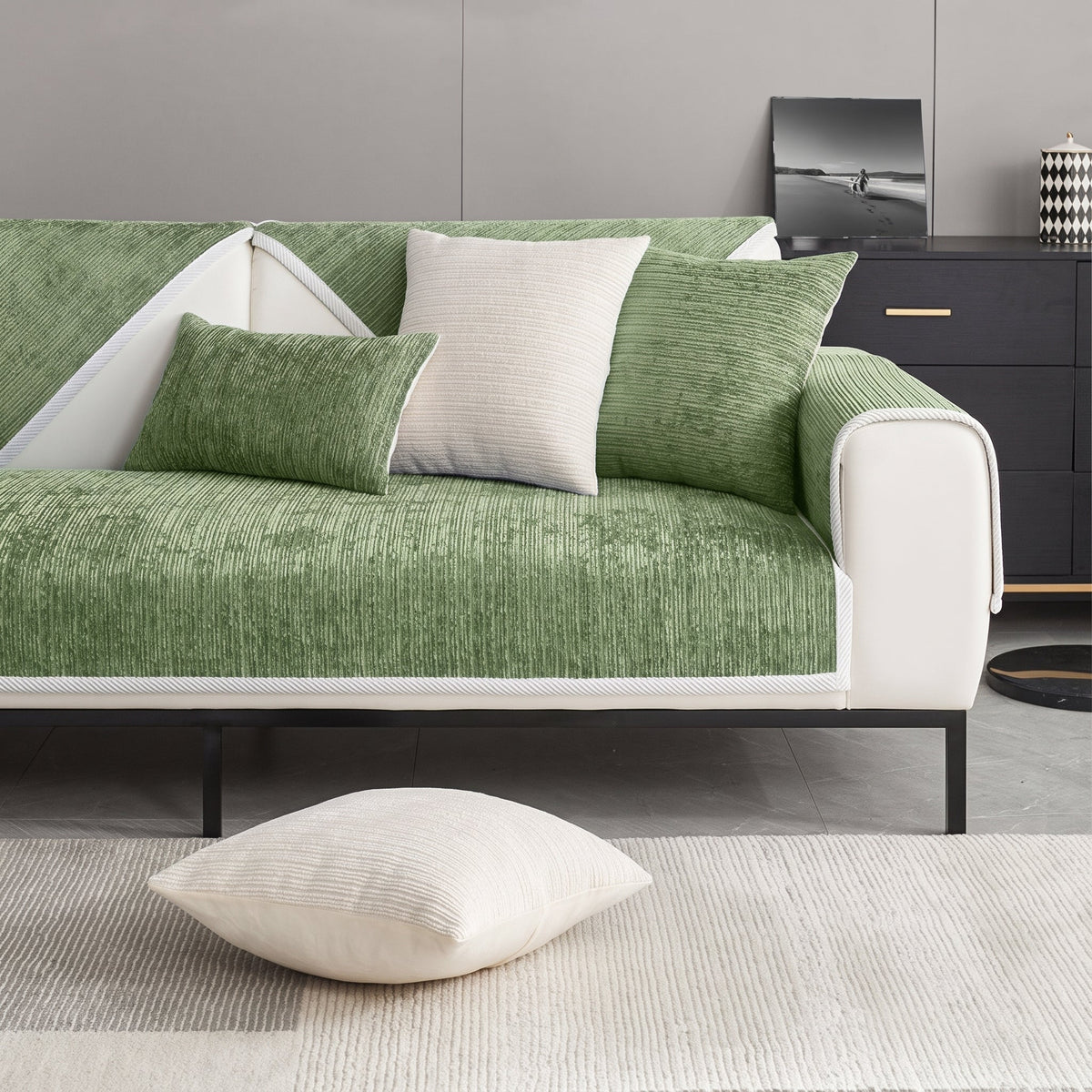 Strukturierte Chenille Sofa-Schonbezug mit rutschfester Unterseite - Slipcovers - Grün - Voldeva