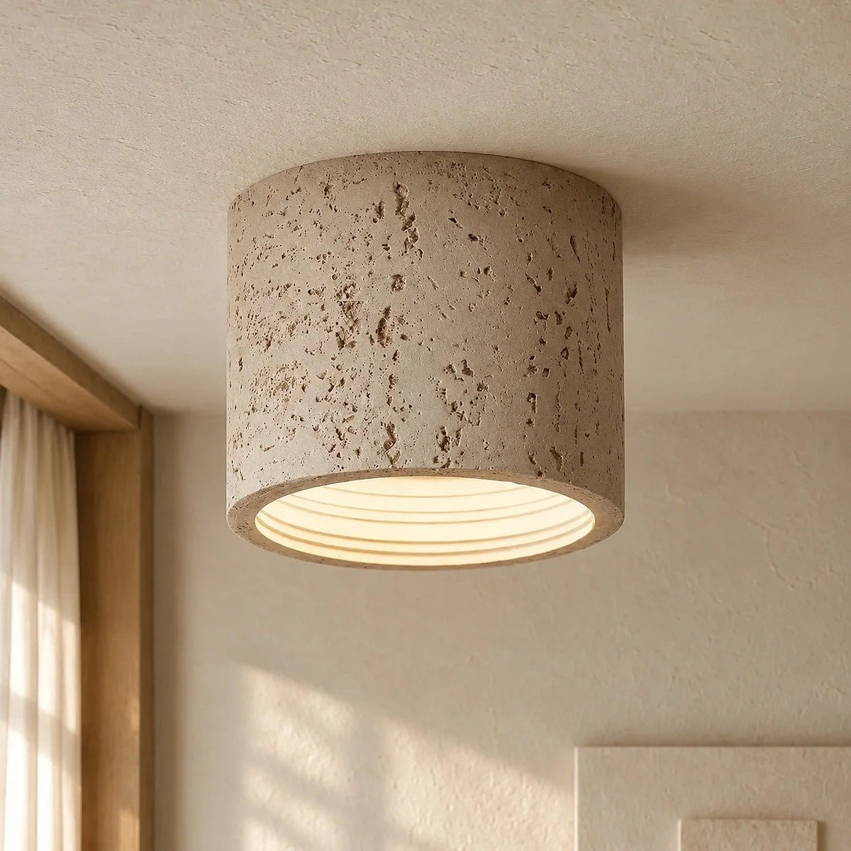 Zylindrische Deckenleuchte im Wabi-Sabi Design mit Travertin-Optik - Ceiling Light Fixtures - Beige - Voldeva
