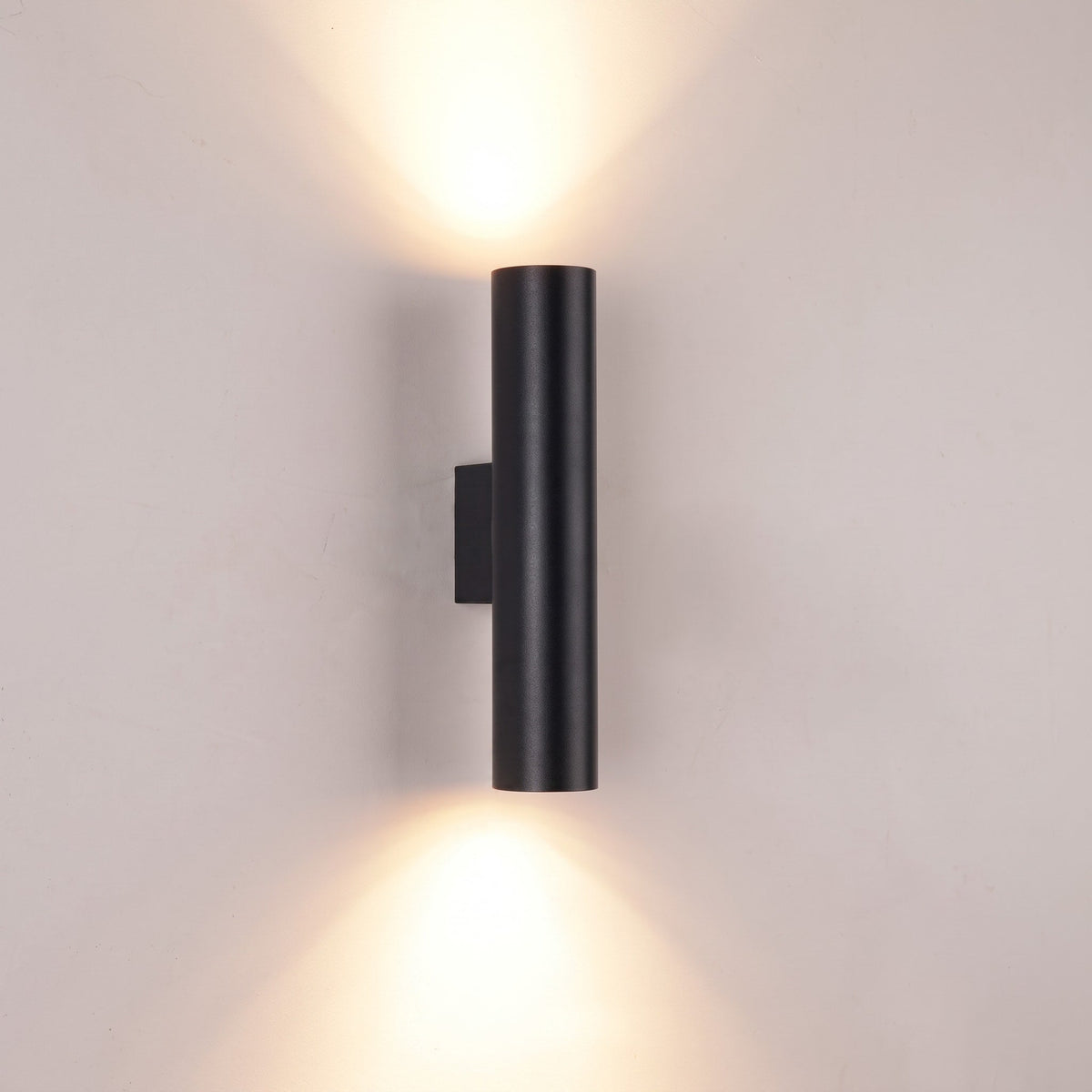 Zylindrische Wandleuchte im minimalistischen Design - Wall Light Fixtures - Schwarz - Voldeva