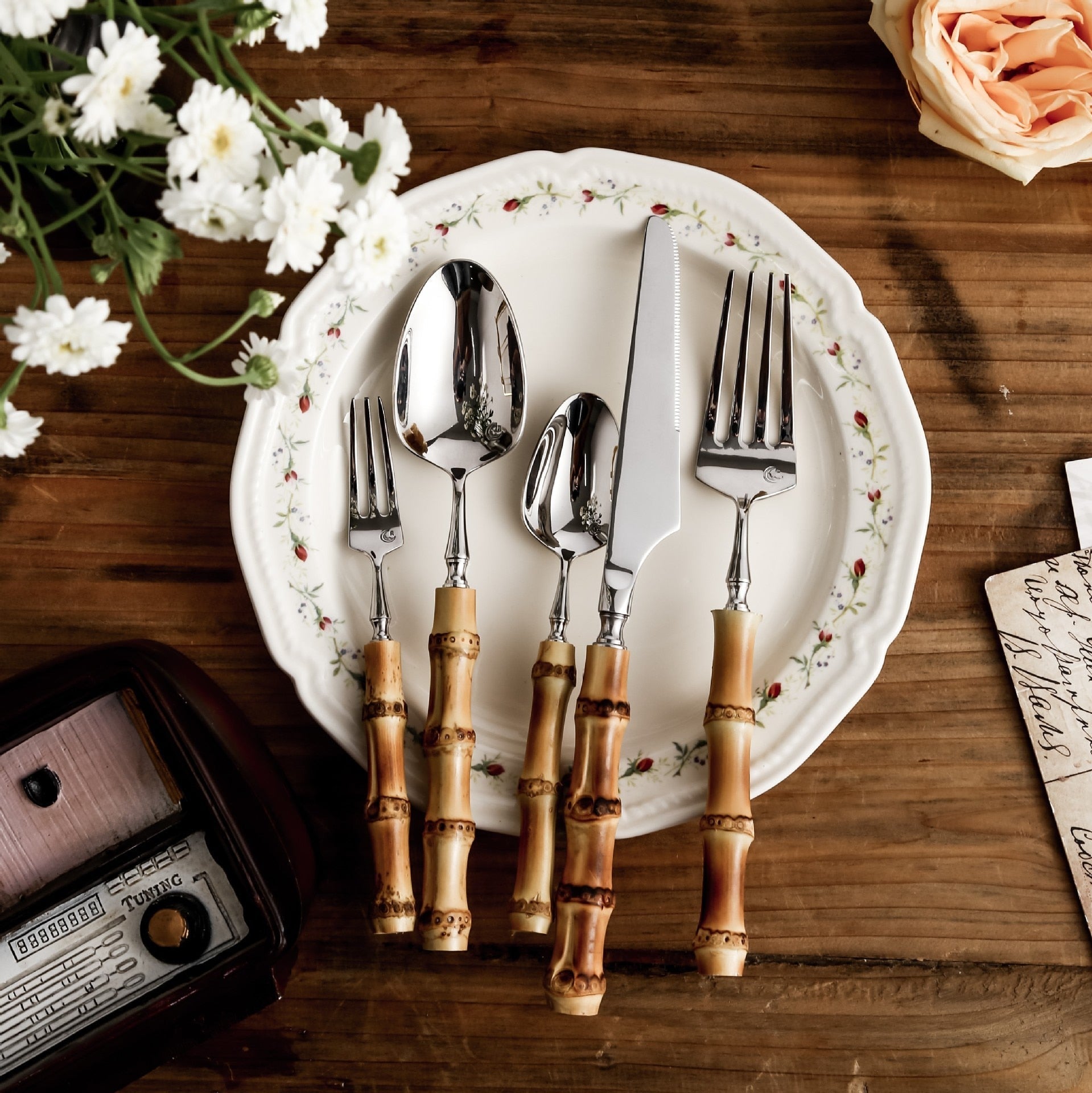 5 - teiliges Besteckset mit Bambusgriff - Cutlery - 5 - teiliges Set - Voldeva