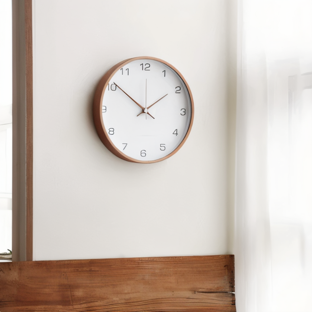 Nordische Wanduhr mit Lautlosem Uhrwerk und Holzrahmen