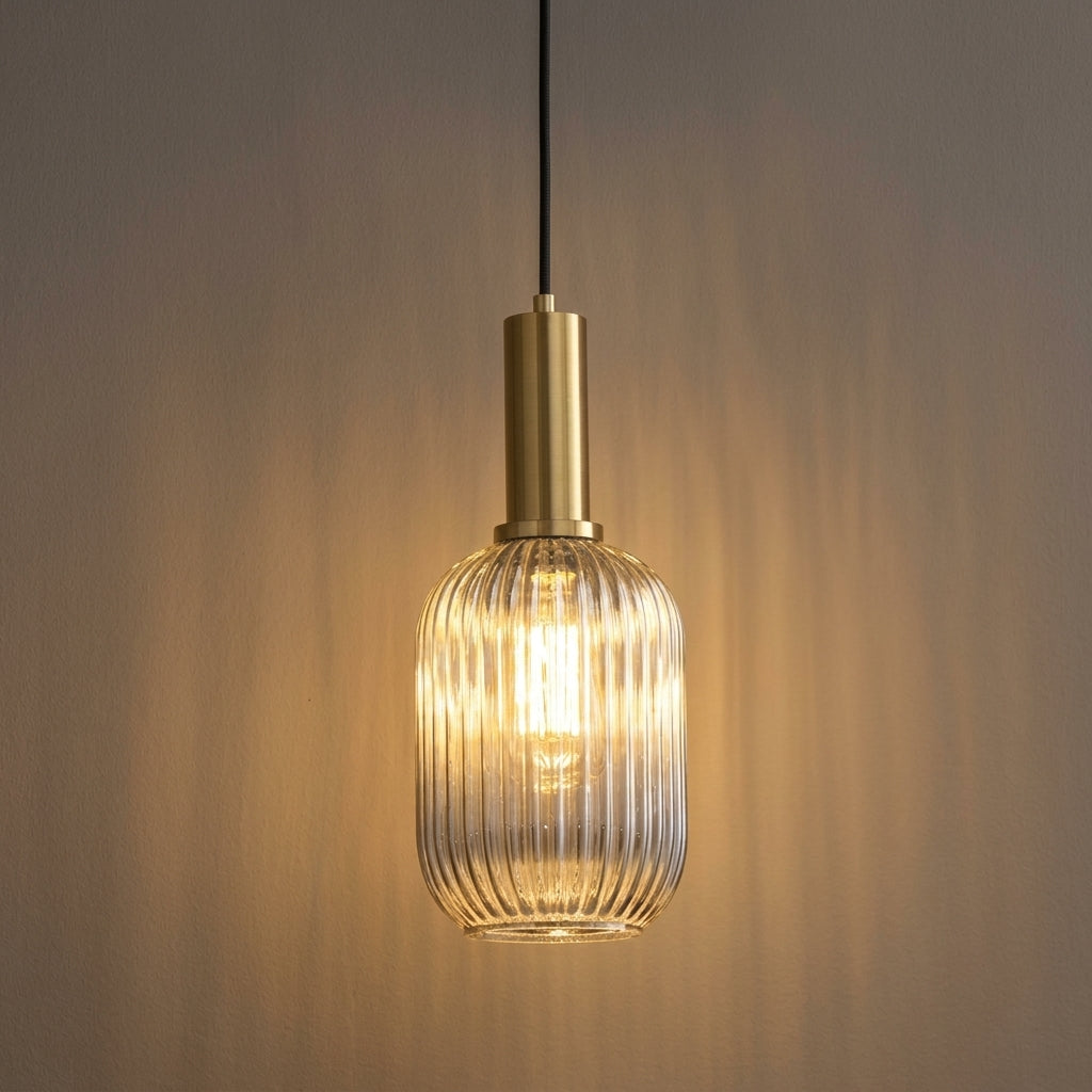 Vintage Gerippte Glas-Pendelleuchte mit Messingfassung