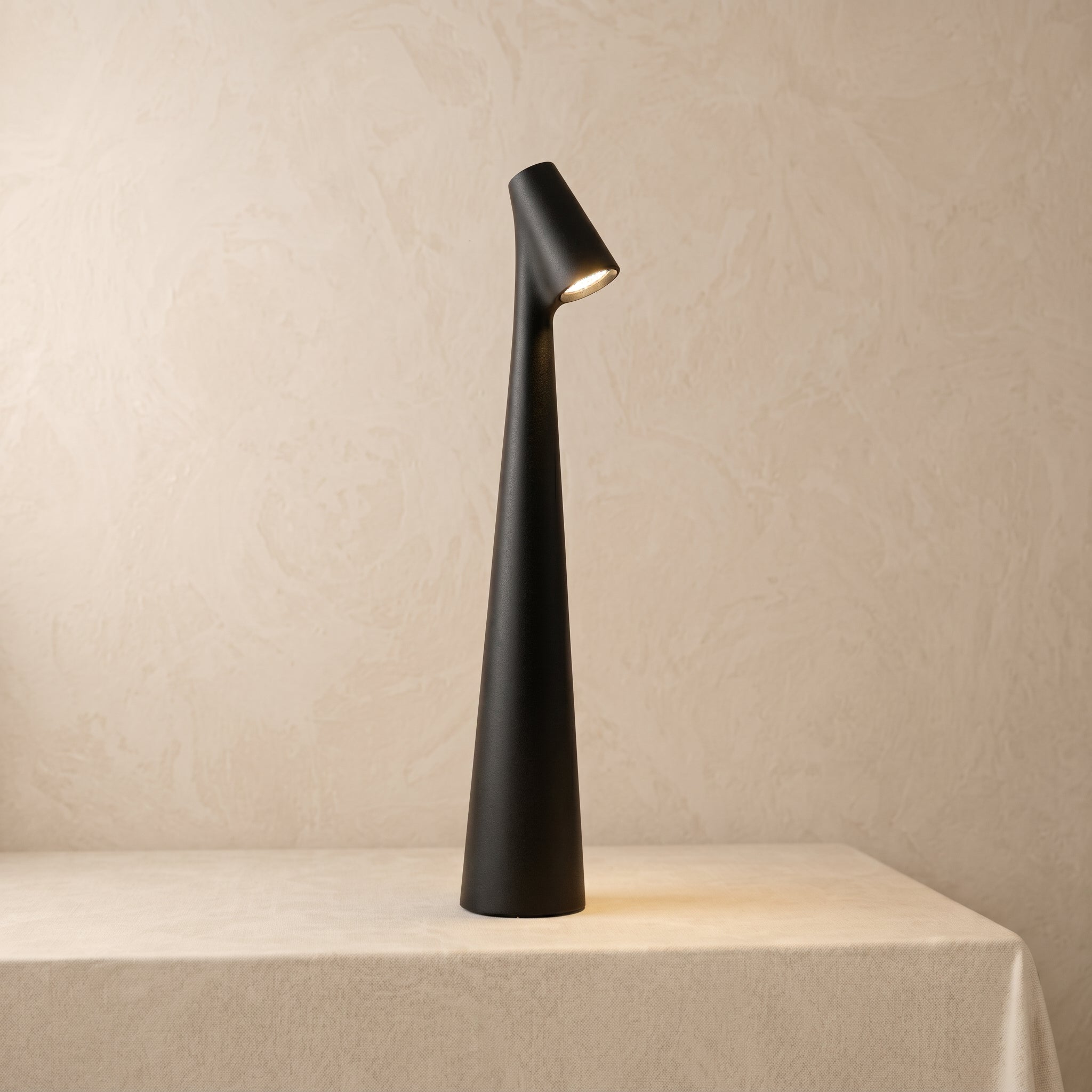 Kabellose Schlanke Tischlampe im Modernen Kegeldesign