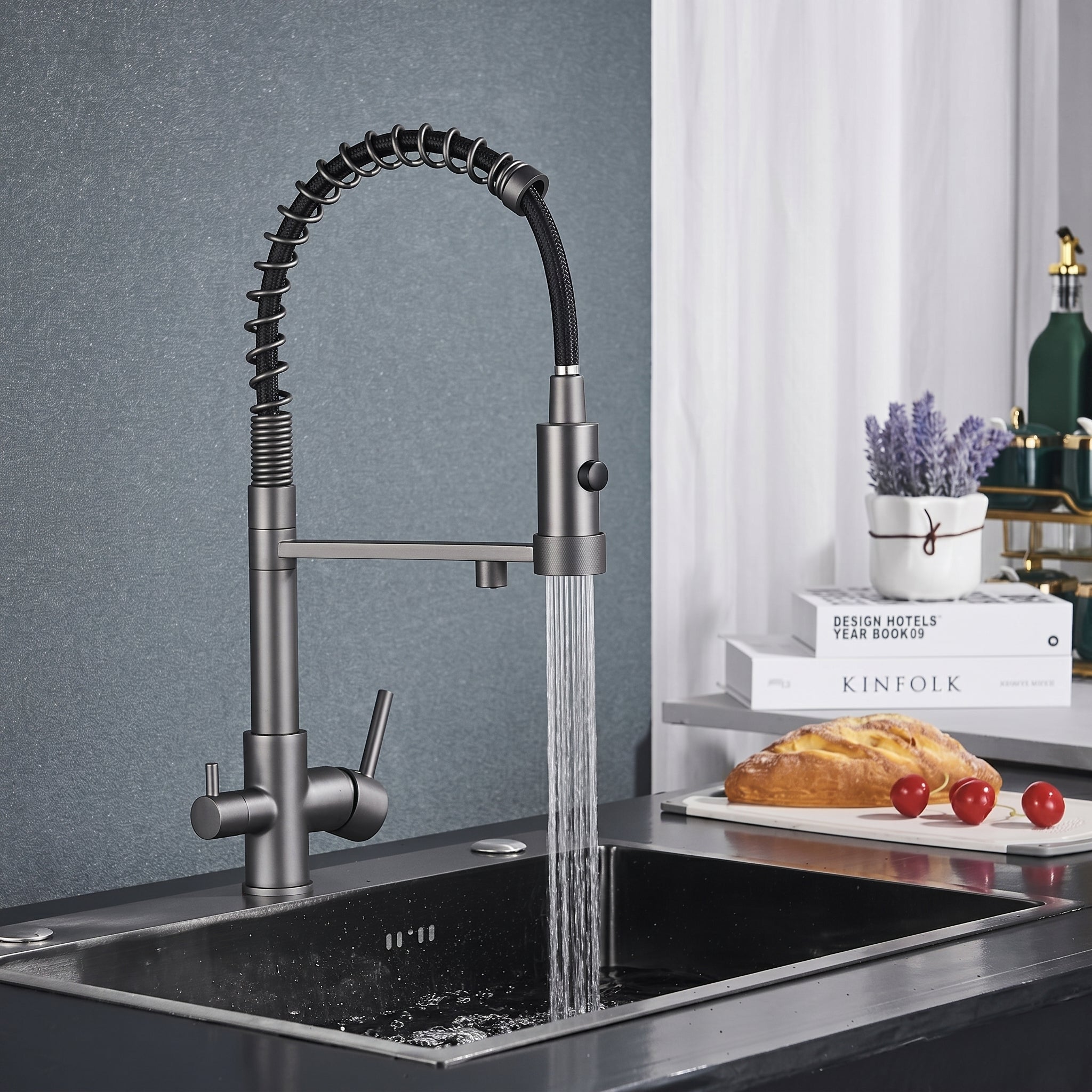 Ausziehbarer Küchen-Wasserhahn mit Federspiralen-Auslauf