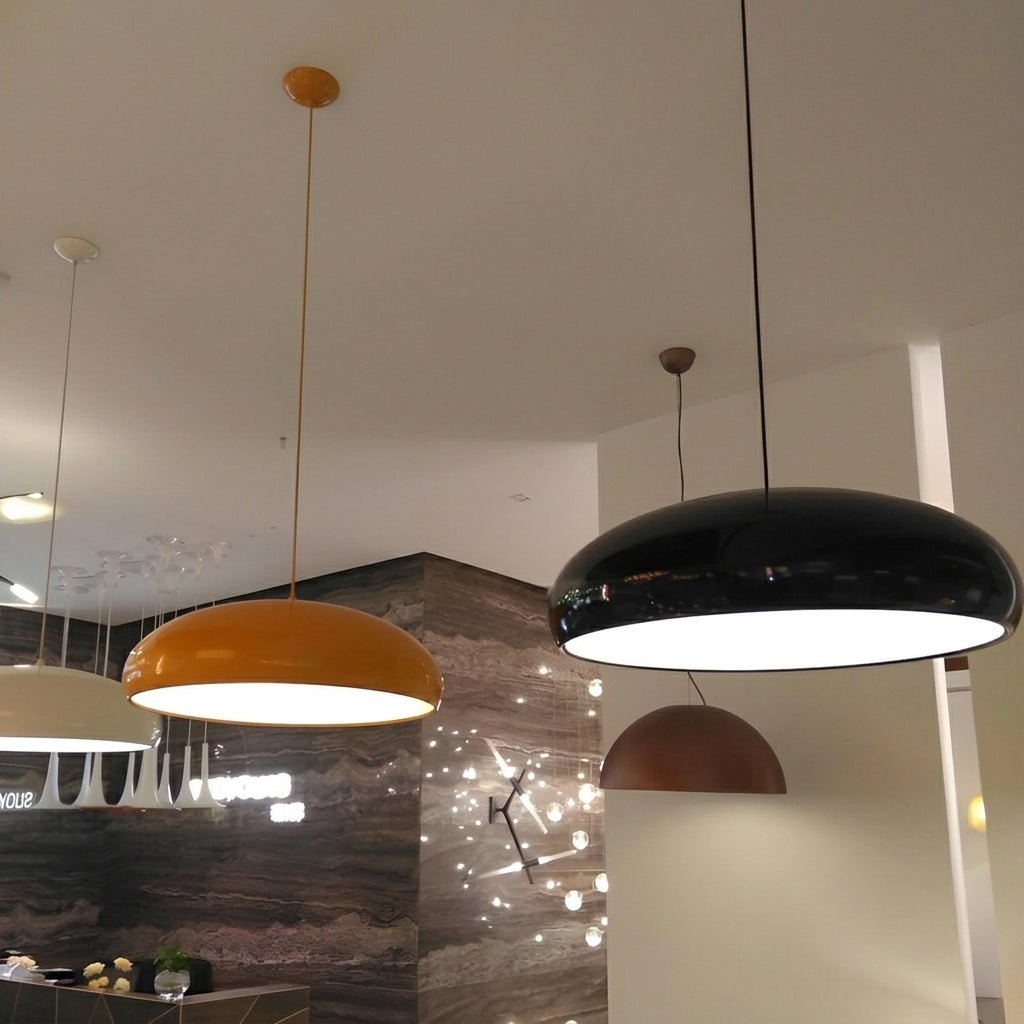 Bauhaus Pendelleuchte mit Glänzendem Halbkugelschirm - Pendelleuchte - Schwarz - Voldeva