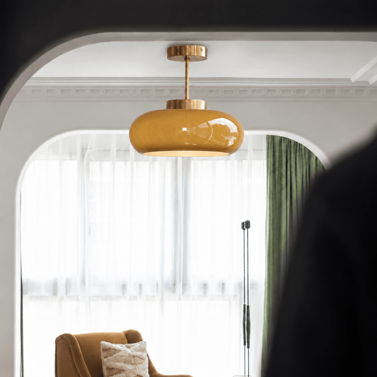 Bernsteinfarbene Deckenleuchte im Vintage-Stil mit Messing-Finish - Pendant Light Fixtures - Voldeva