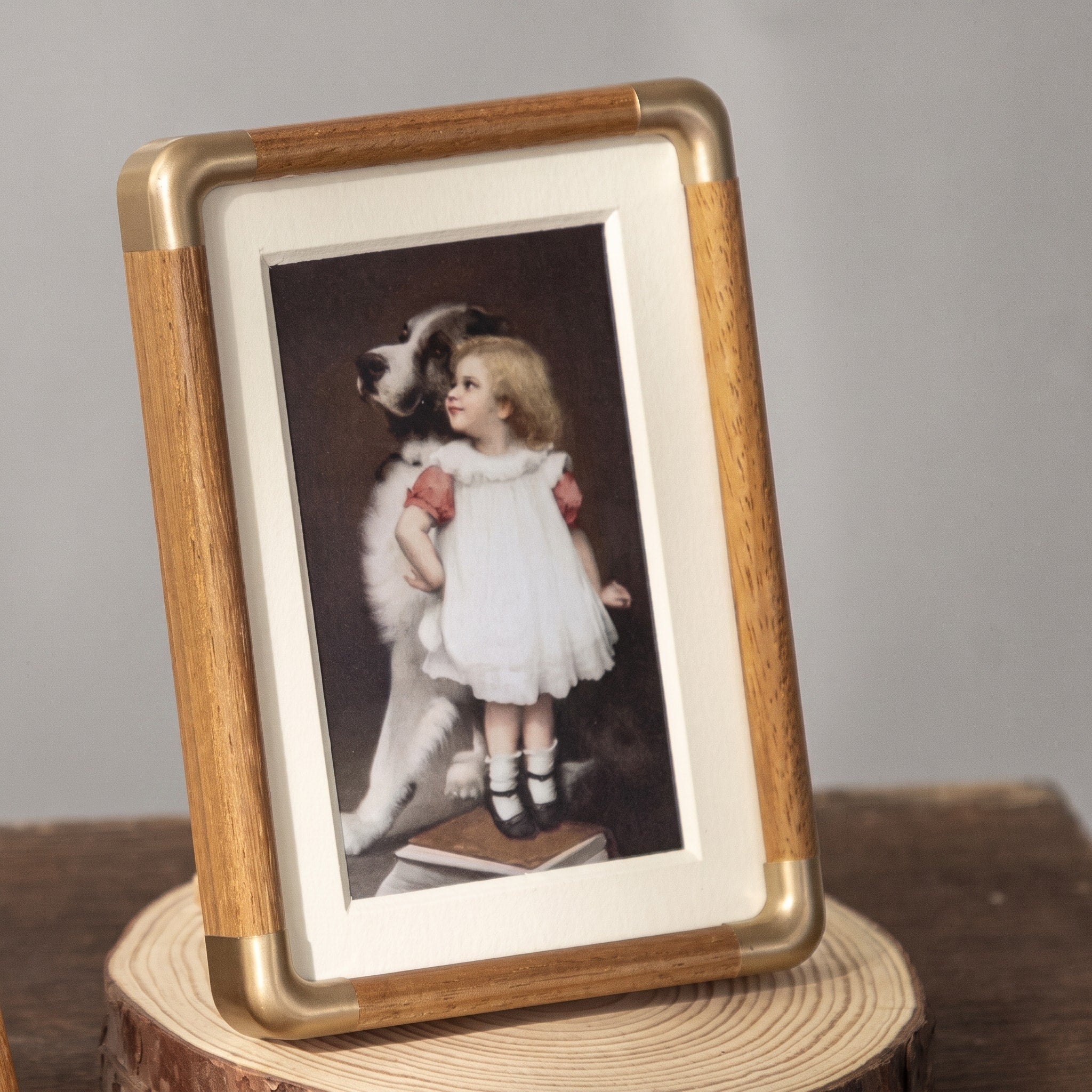 Bilderrahmen mit Metallecken im Vintage-Design - Picture Frames - Hellbraun - Voldeva