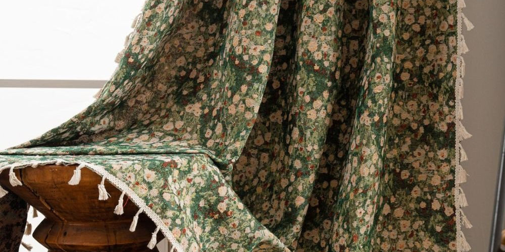 Blumenvorhang im Vintage - Stil für eine klassische Raumatmosphäre - Vorhänge - Gartenrose - Voldeva