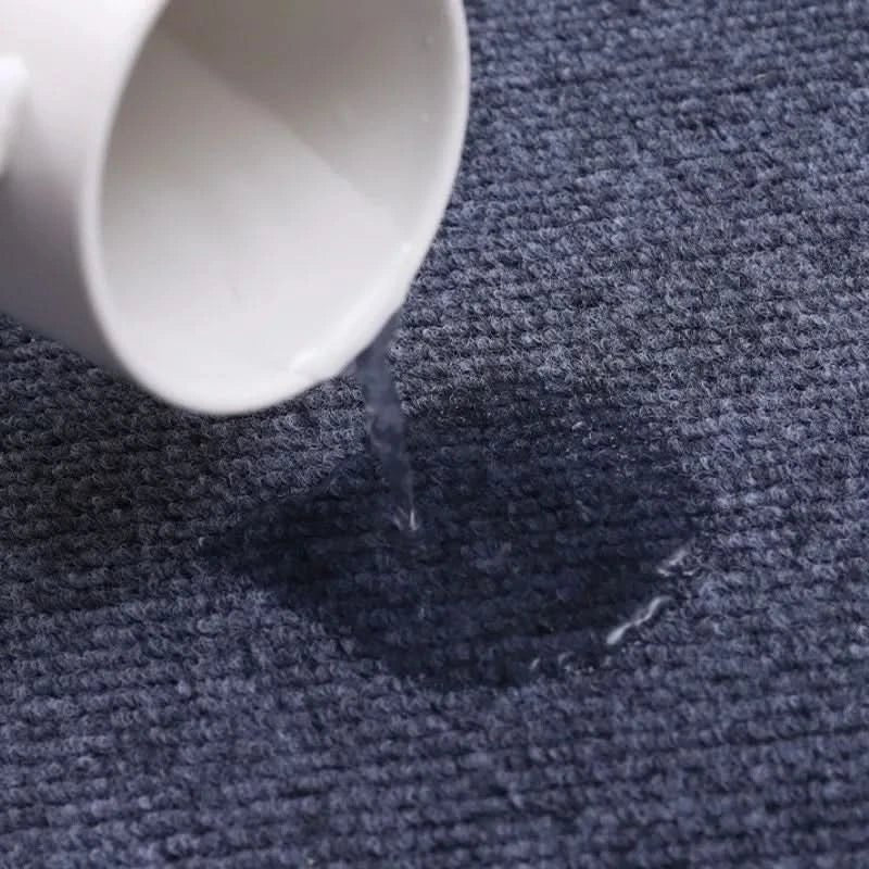 Bodenschutzmatte Mit Rutschfestem Design Und Selbstklebender Rückseite - Teppiche & Läufer - Voldeva