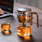 Borosilikat - Teekanne mit Edelstahl - Infuser und Griff aus Naturholz für Teegenuss - 550 ml - Voldeva