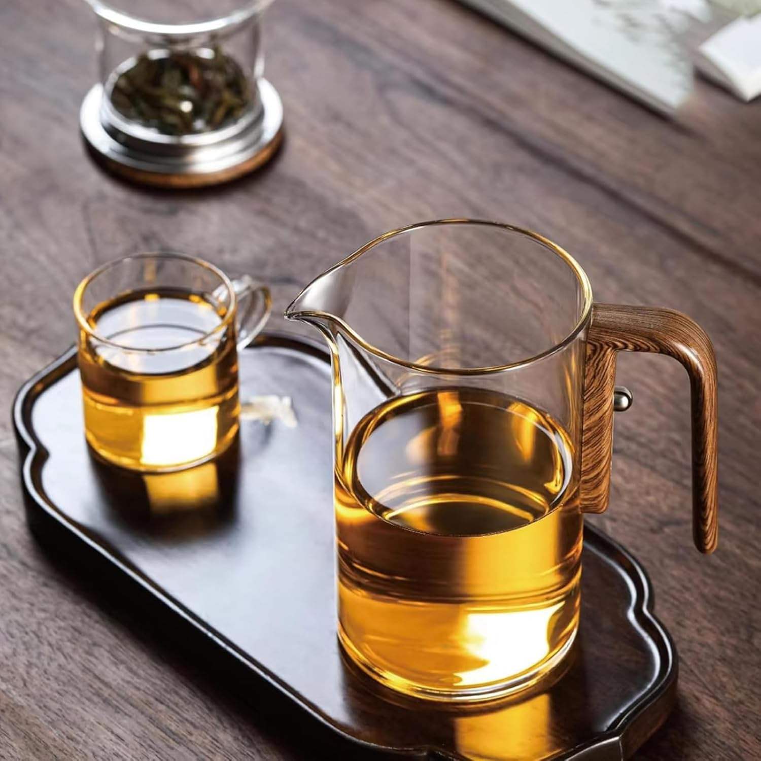 Borosilikat - Teekanne mit Edelstahl - Infuser und Griff aus Naturholz für Teegenuss - 550 ml - Voldeva