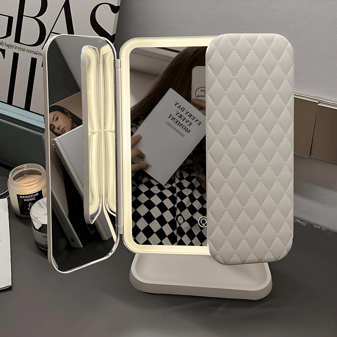 Clara – LED Make - up Spiegel mit Dreifachbeleuchtung - Gesichtsspiegel - Voldeva