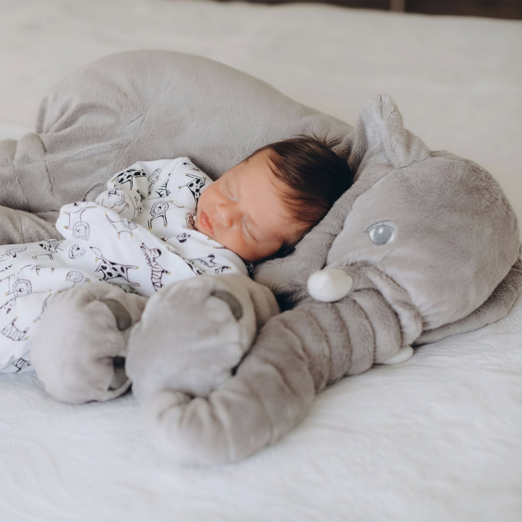 Weiches Elefanten Kuscheltier als gemütliches Dekokissen
