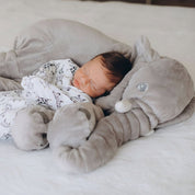 Weiches Elefanten Kuscheltier als gemütliches Dekokissen