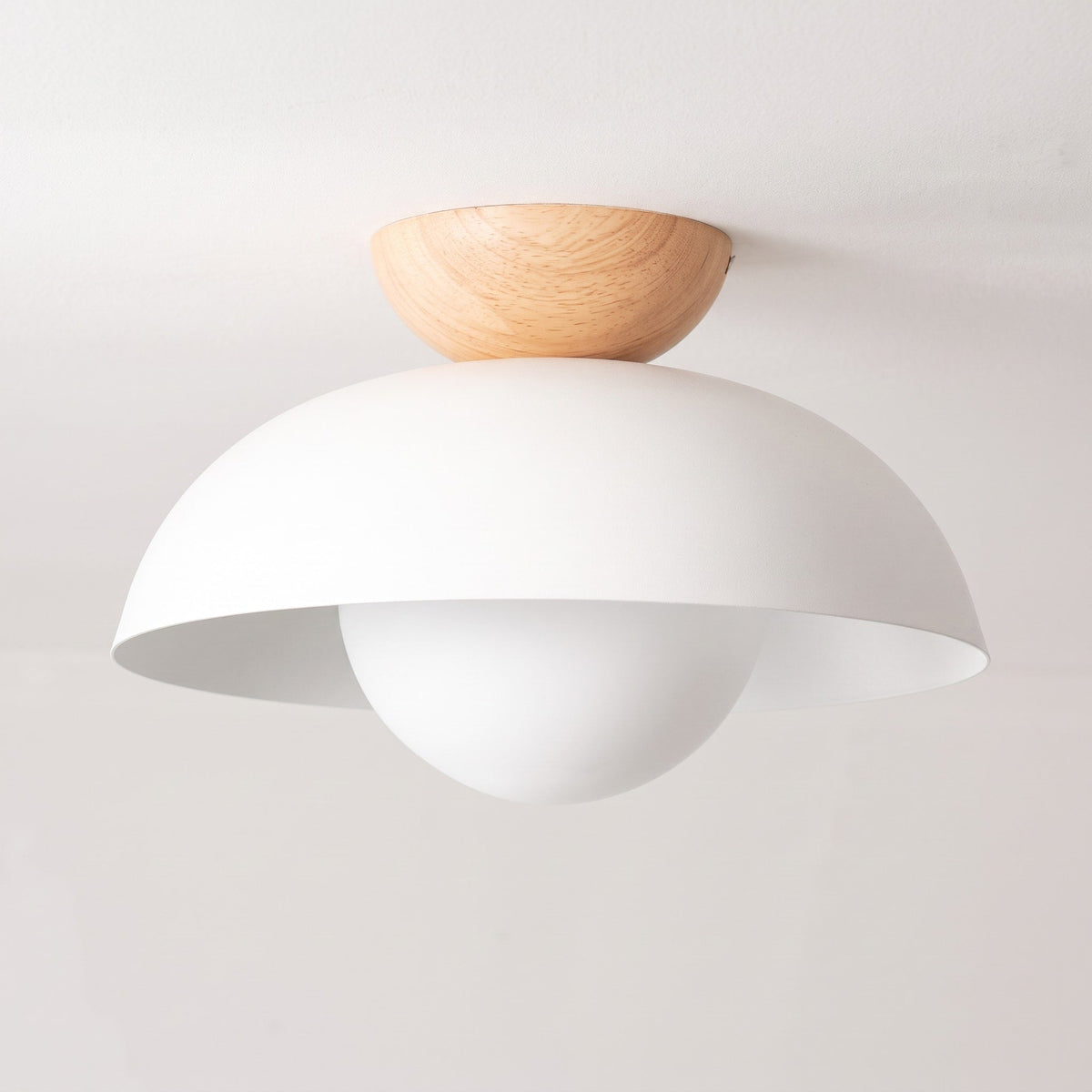Deckenleuchte Halbrund Holz Metall Minimalistisches Design - Ceiling Light Fixtures - Weiß - Voldeva