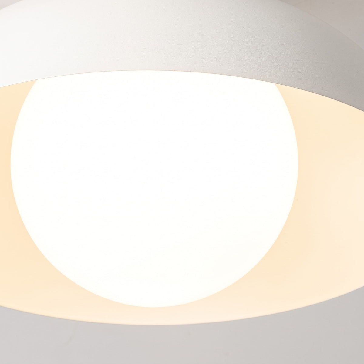 Deckenleuchte Halbrund Holz Metall Minimalistisches Design - Ceiling Light Fixtures - Weiß - Voldeva