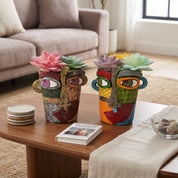 Dekorative Blumenvase im Abstrakten Gesichtsdesign - Vasen - Voldeva