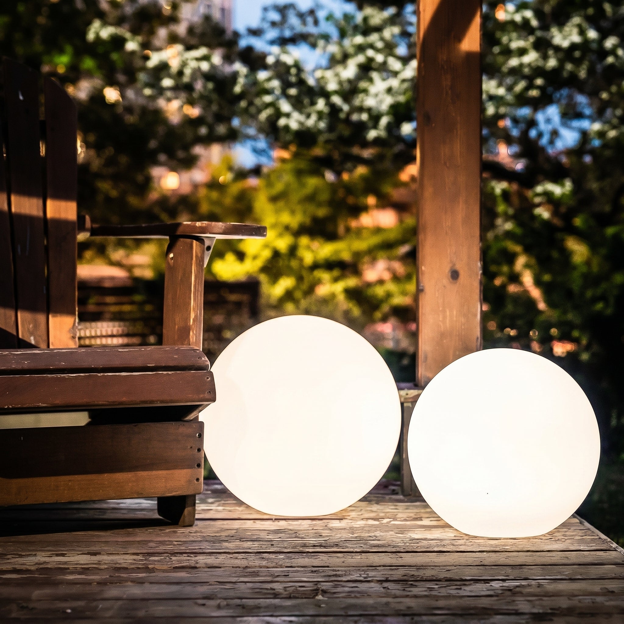 Dekorative LED - Kugel - Leuchte für drinnen und draußen - Gartenbeleuchtung - 12x12x12 cm - Voldeva