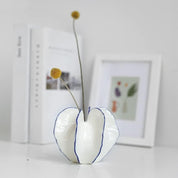 Dekorative Vase mit geriffelter Struktur - Vasen - Klein - Voldeva