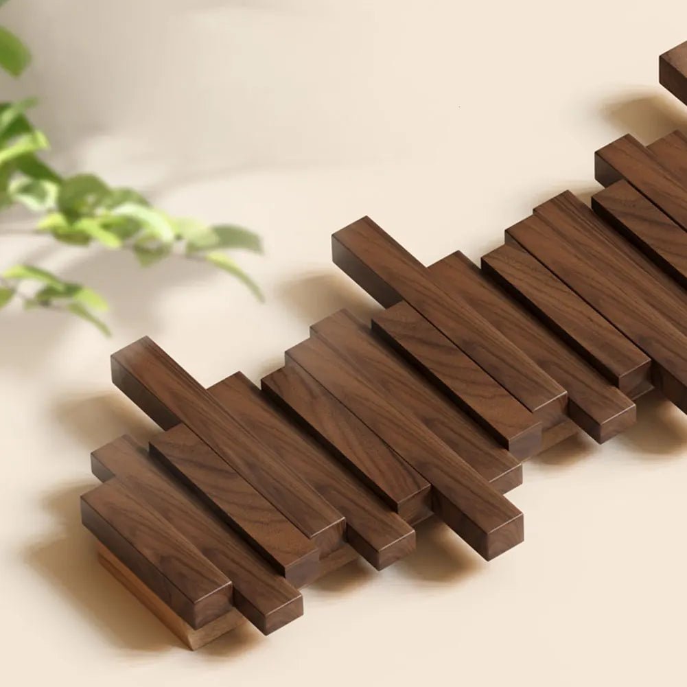 Design Holzgarderobe mit Klapphaken für Flur und Eingangsbereich - Utility Hooks - Dunkelbraun - Voldeva
