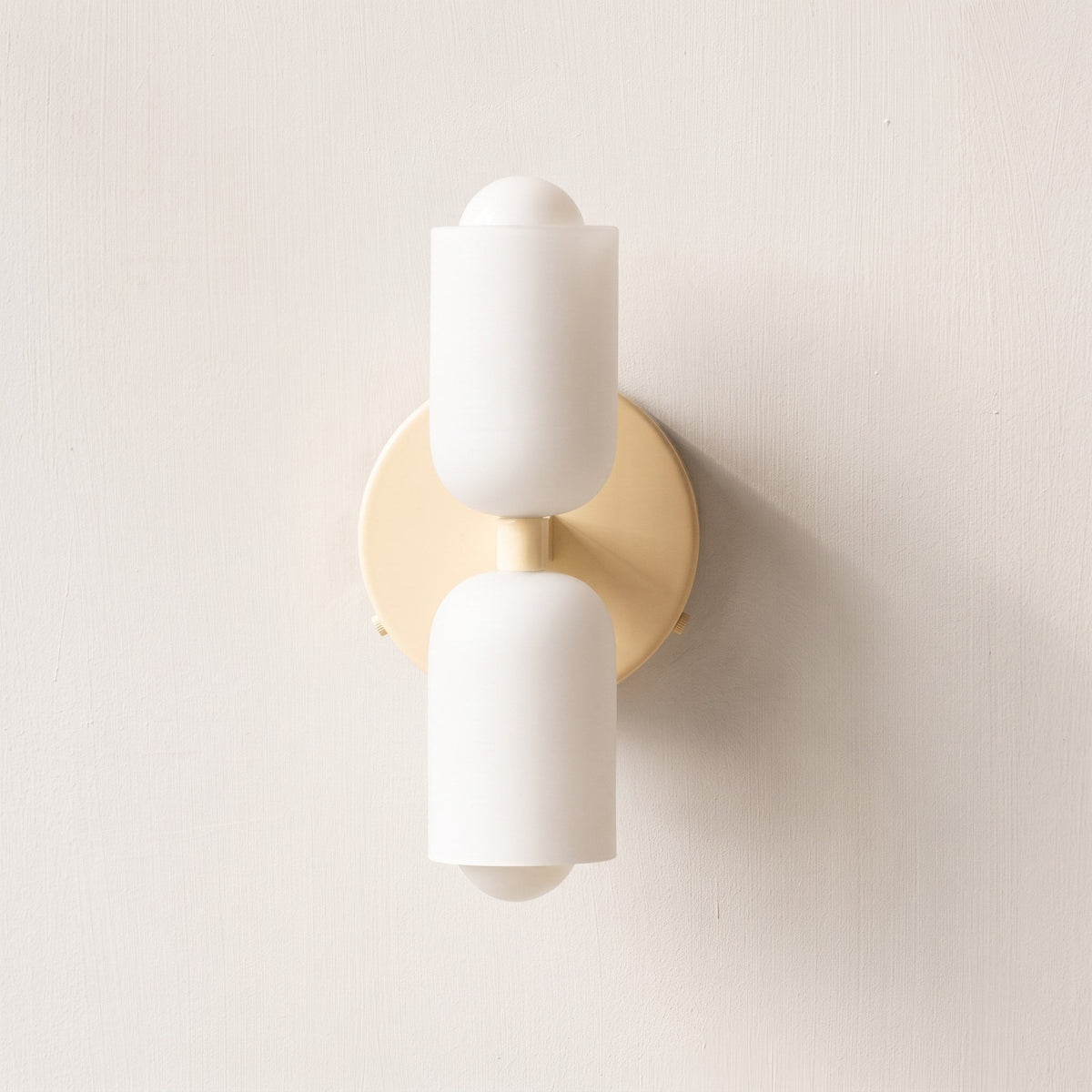 Doppelkopf Wandleuchte mit Glaszylindern im Messing-Design - Wall Light Fixtures - Creme - Voldeva