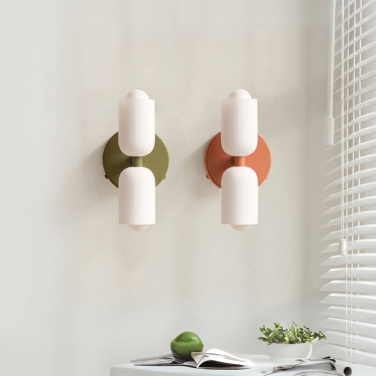 Doppelkopf Wandleuchte mit Glaszylindern im Messing-Design - Wall Light Fixtures - Rot - Voldeva