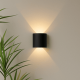 Elina – Moderne LED Wandleuchte für Innen & Außen in Schwarz & Weiß